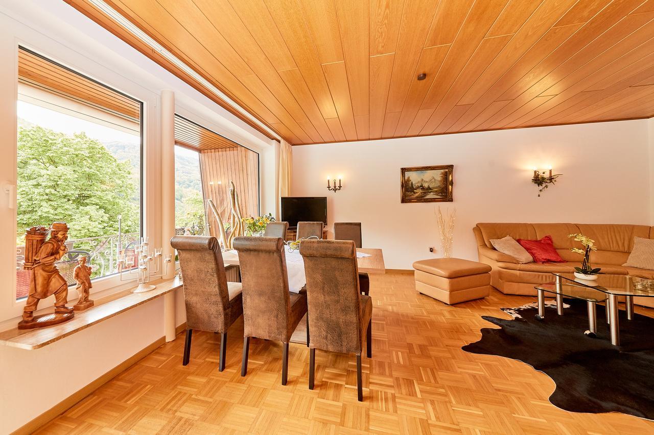 Ferienwohnung "Edeltrud Deluxe Moselblick" 베른카슈텔쿠에스 외부 사진