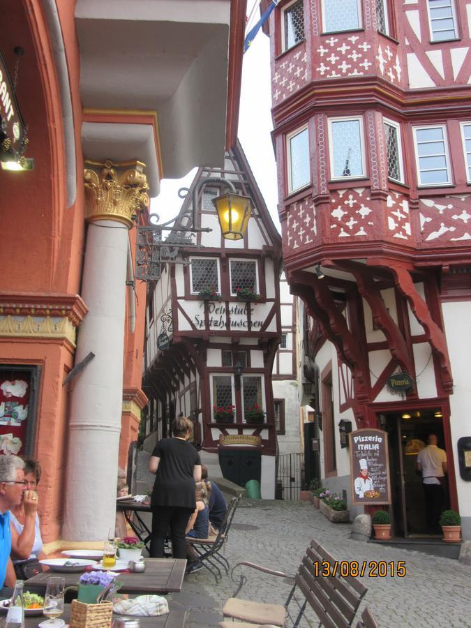Ferienwohnung "Edeltrud Deluxe Moselblick" 베른카슈텔쿠에스 외부 사진